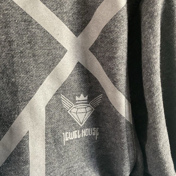 Jewel house Gray and Blue Hoodie button down - Picture 2 of 4